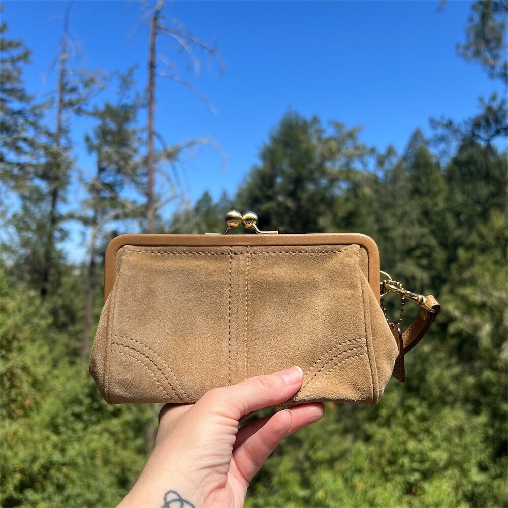 COACH VINTAGE Tan Suede KissLock Clutch Pouch Wallet Purse Silver Hardware